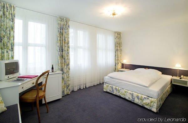 Hotel Mozart Роршах Екстер'єр фото