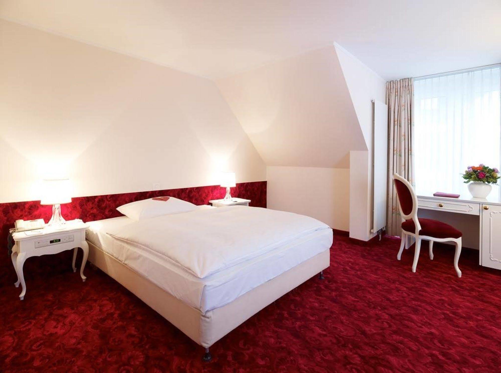 Hotel Mozart Роршах Екстер'єр фото