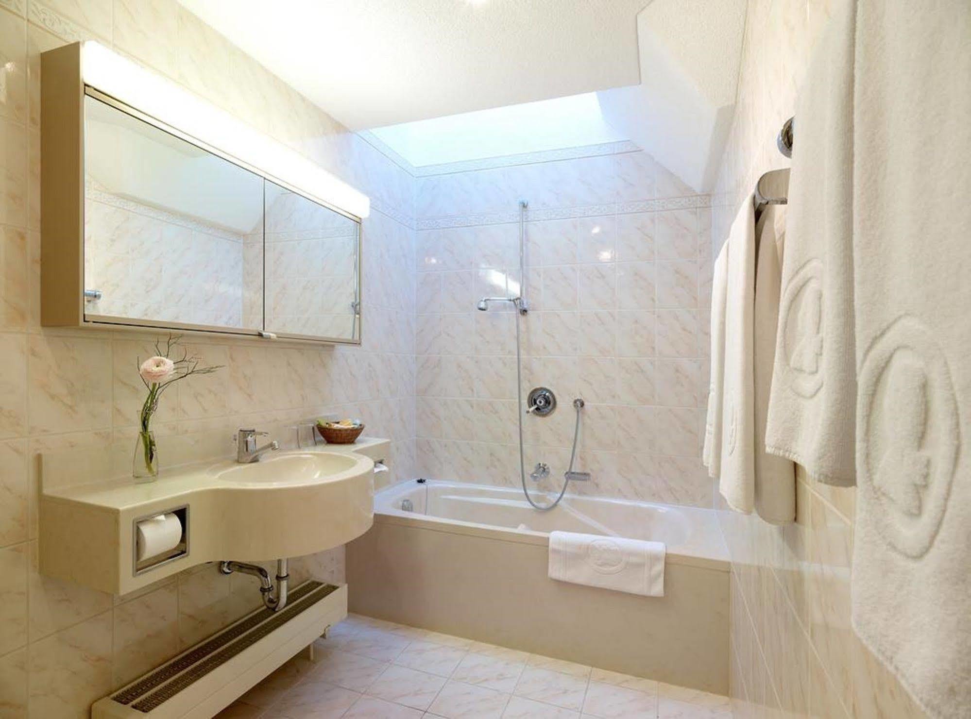 Hotel Mozart Роршах Екстер'єр фото